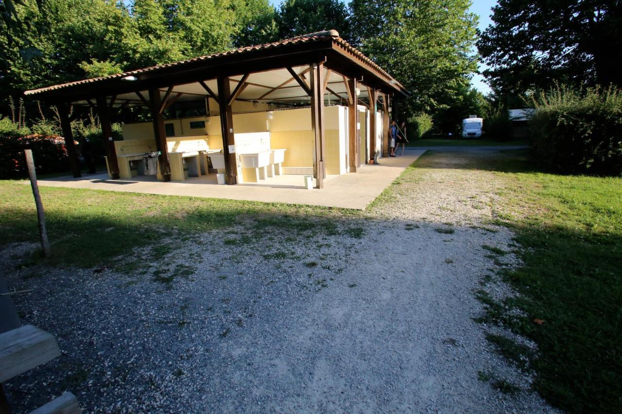 Camping L'ilot Du Chail 2*